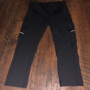 Lululemon Crop workout pants!
